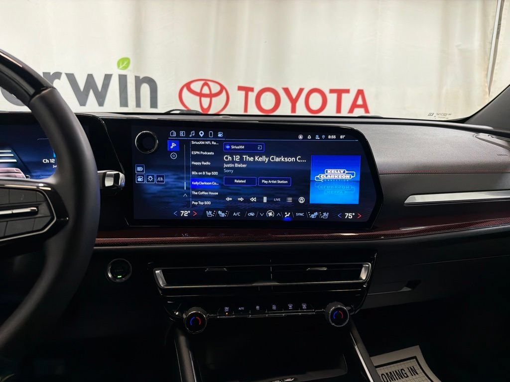 Used 2024 Chevrolet Traverse RS w/ LPO, Floor Liner Package AWD/4WD image 31