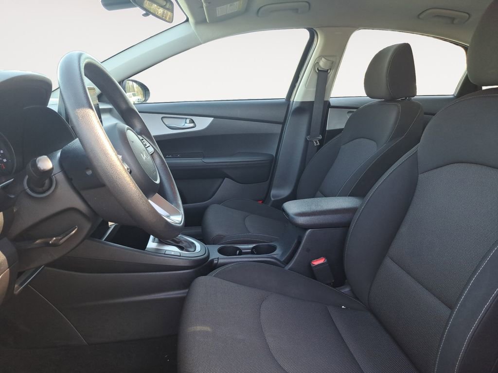 Used 2024 Kia Forte LXS image 9