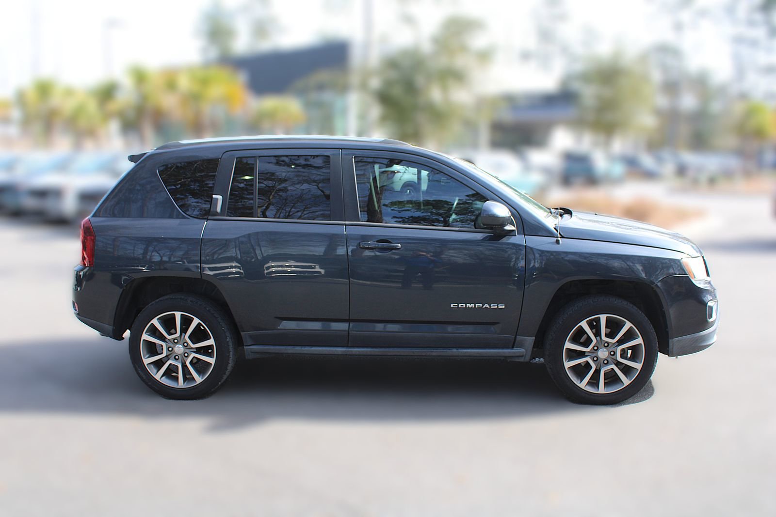 Used 2015 Jeep Compass Limited w/ Sun/Sound Group image 13