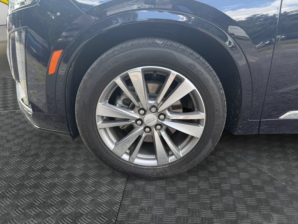 Used 2022 Cadillac XT6 Premium Luxury FWD image 14