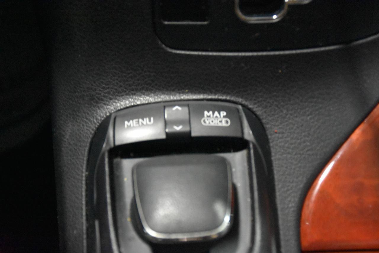 Used 2011 Lexus RX 450h AWD w/ Premium Pkg image 19