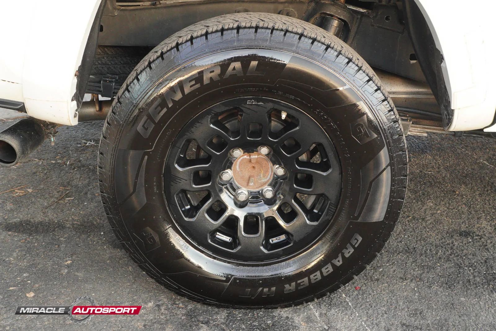 Used 2023 Toyota Tacoma TRD Sport w/ Advanced Technology Package image 11