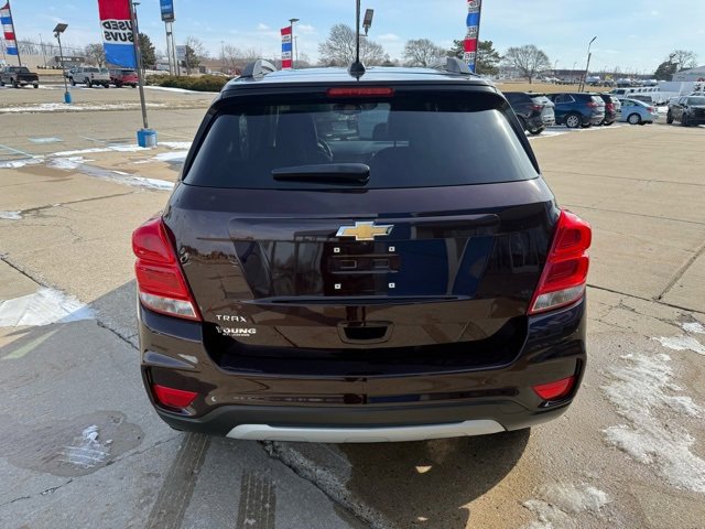 Used 2022 Chevrolet Trax LT w/ LT Convenience Package image 4