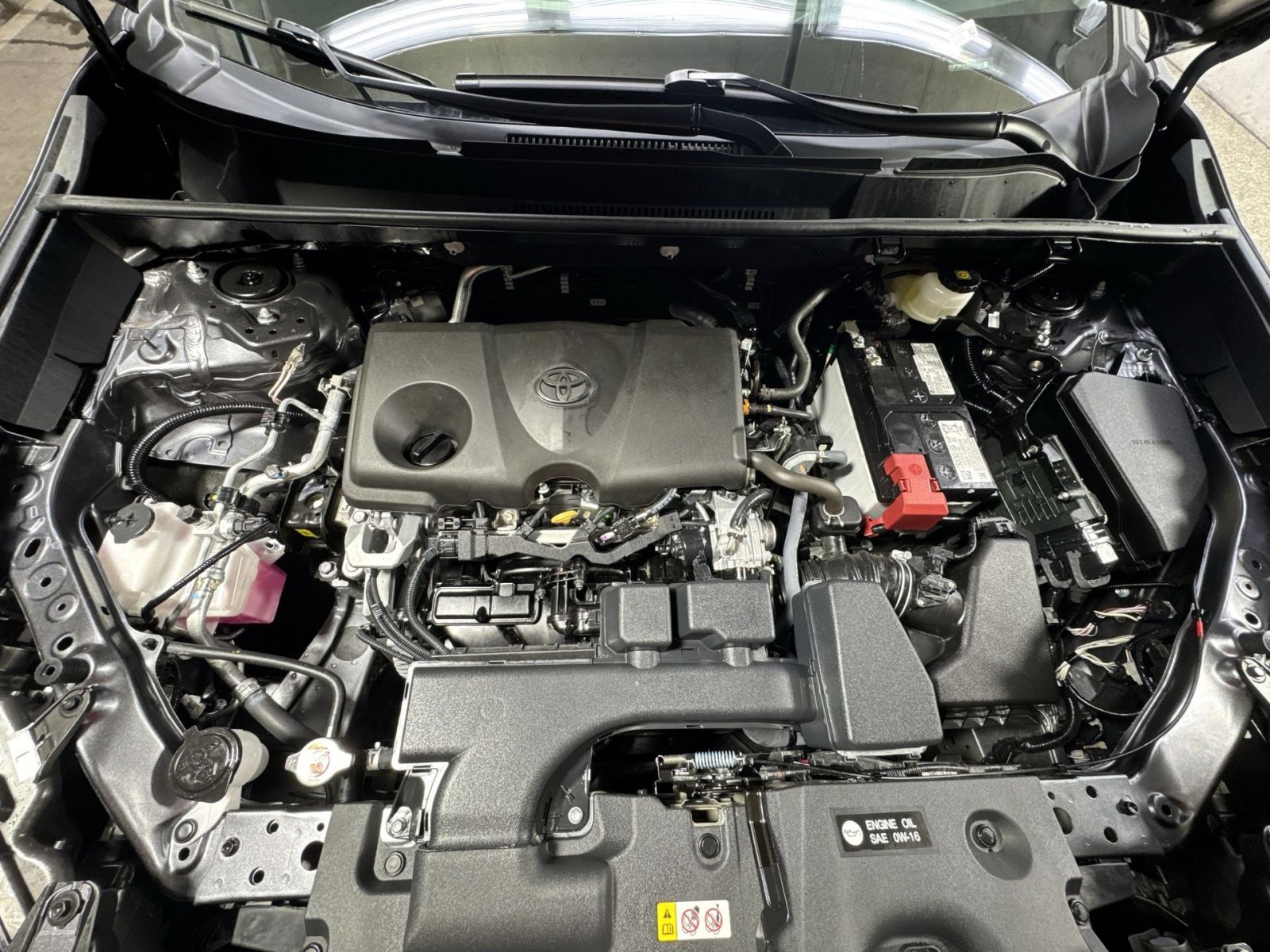 Used 2024 Toyota RAV4 XLE AWD/4WD image 40