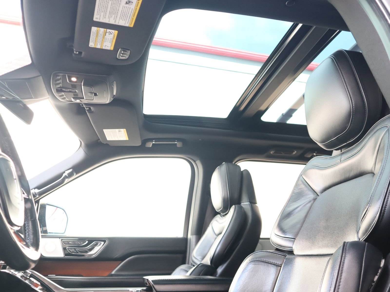 Used 2018 Lincoln Navigator Reserve w/ Technology Package AWD/4WD image 46