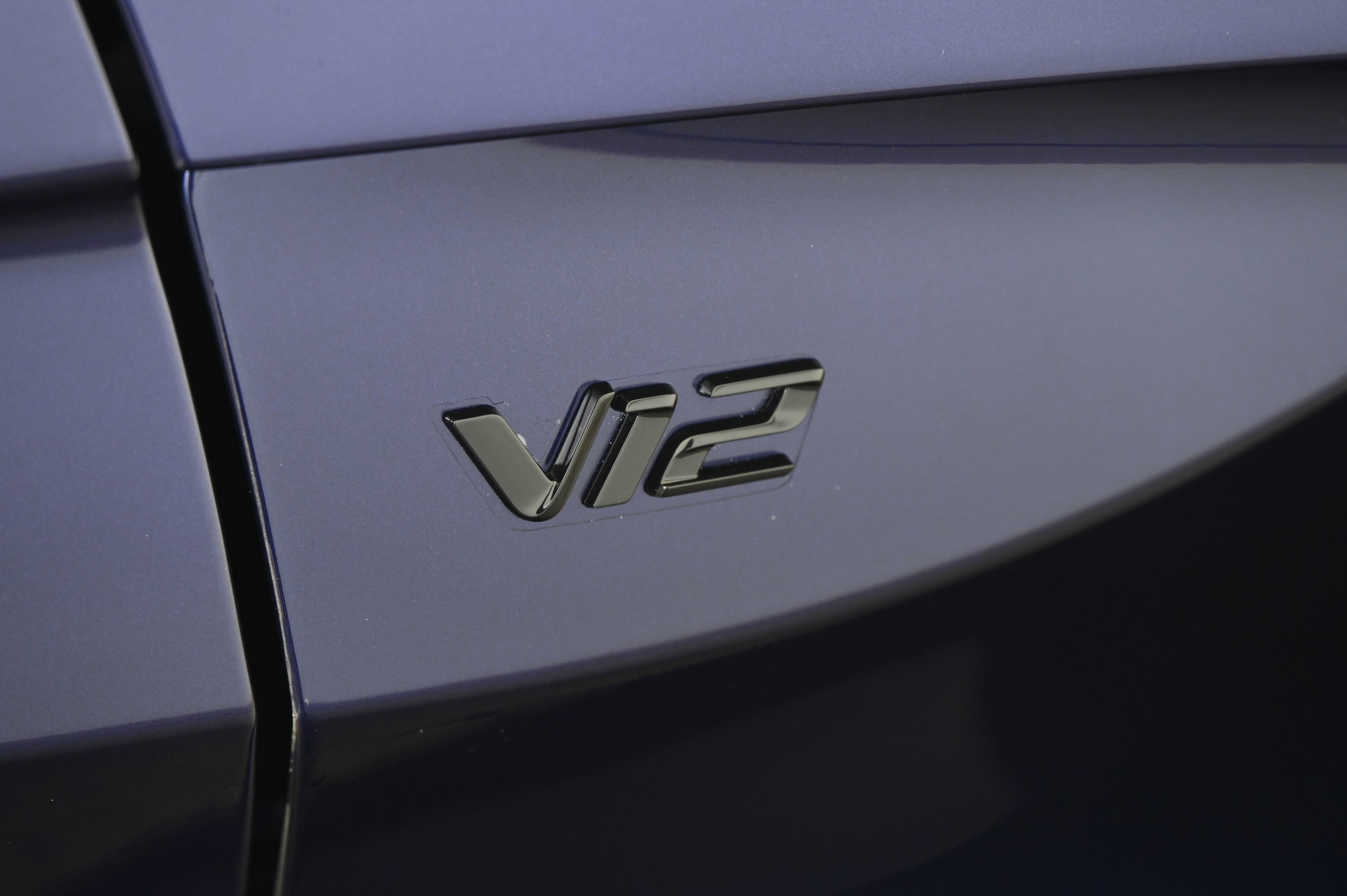 Used 2023 Aston Martin V12 Vantage Roadster image 15