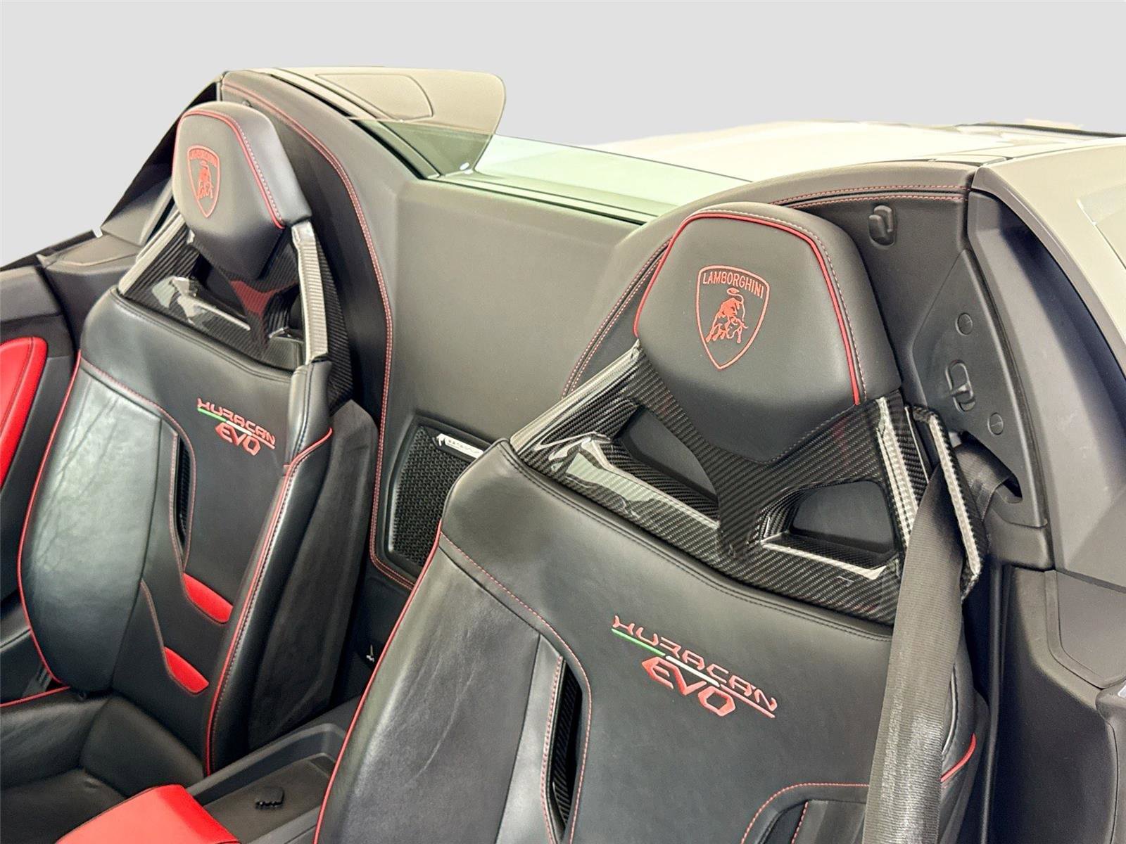 Used 2021 Lamborghini Huracan EVO image 17