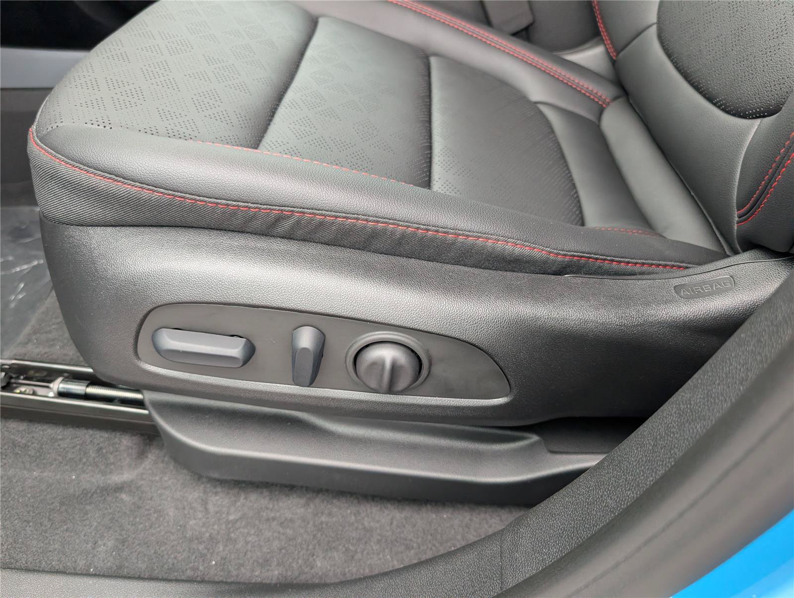 New 2027 Chevrolet Bolt RS w/ Technology Package FWD image 17