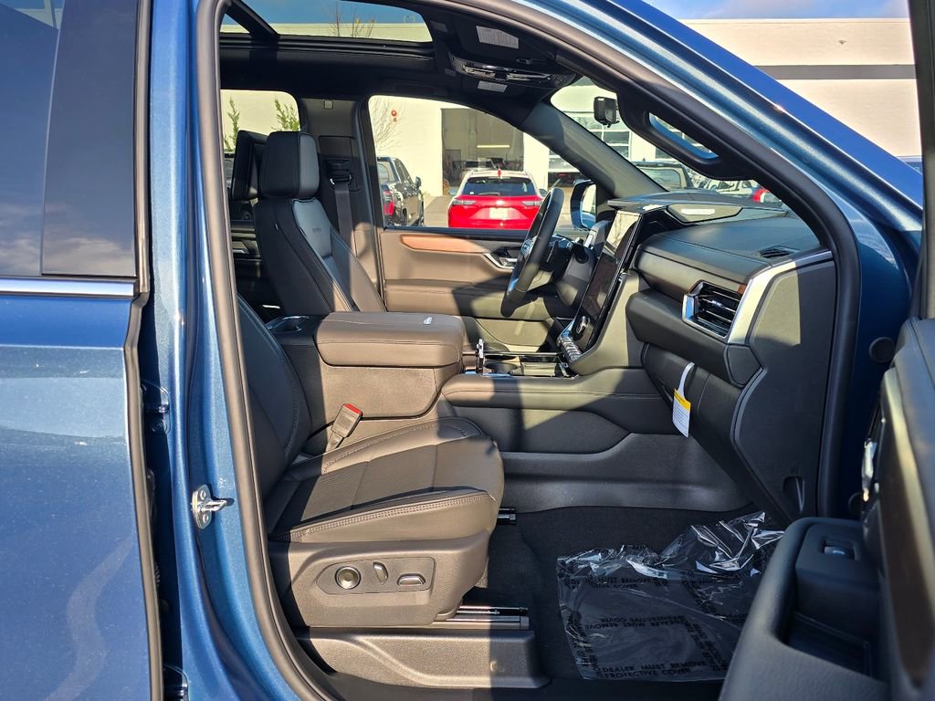 New 2026 GMC Yukon XL Denali w/ Advanced Technology Package image 37