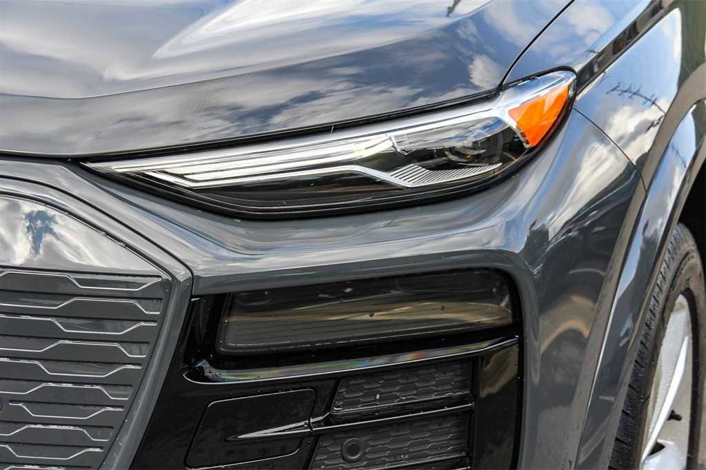 Used 2025 Audi Q6 e-tron Premium w/ Convenience Package image 7