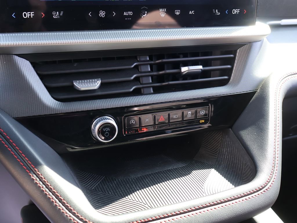 Used 2025 Ford Explorer ST-Line w/ ST-Line Street Pack image 40