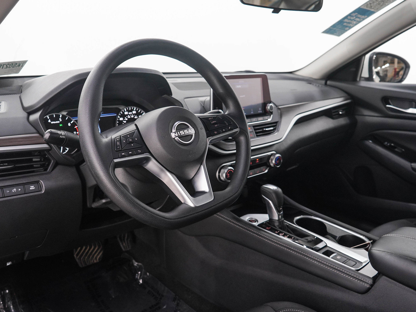 Used 2023 Nissan Altima 2.5 SV AWD/4WD image 22