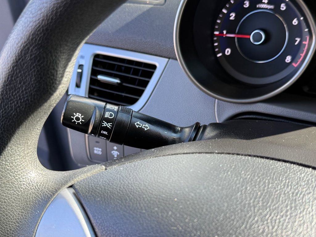 Used 2016 Hyundai Elantra SE image 23