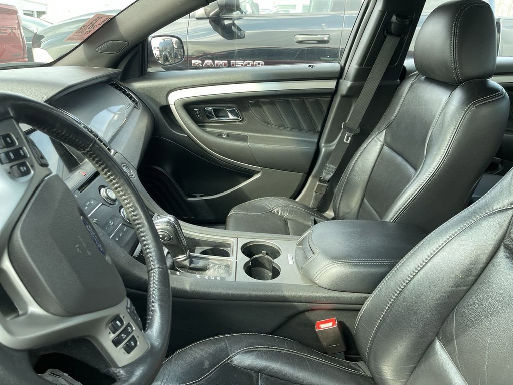 Used 2018 Ford Taurus SEL w/ Equipment Group 201A image 3