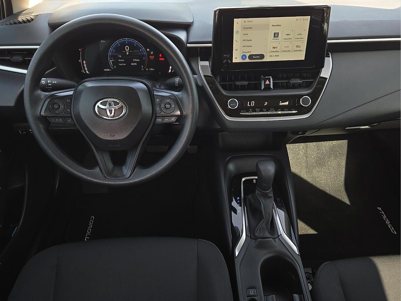 Used 2026 Toyota Corolla LE FWD image 12