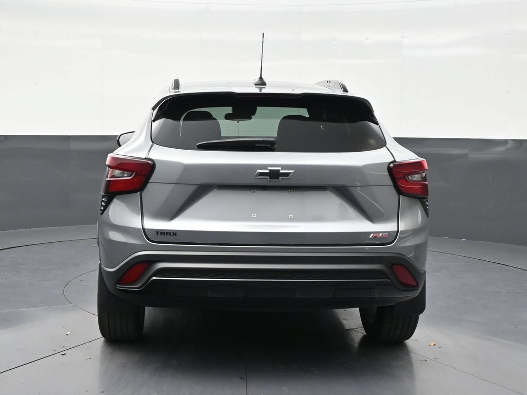 Used 2024 Chevrolet Trax RS w/ Driver Confidence Package FWD image 4