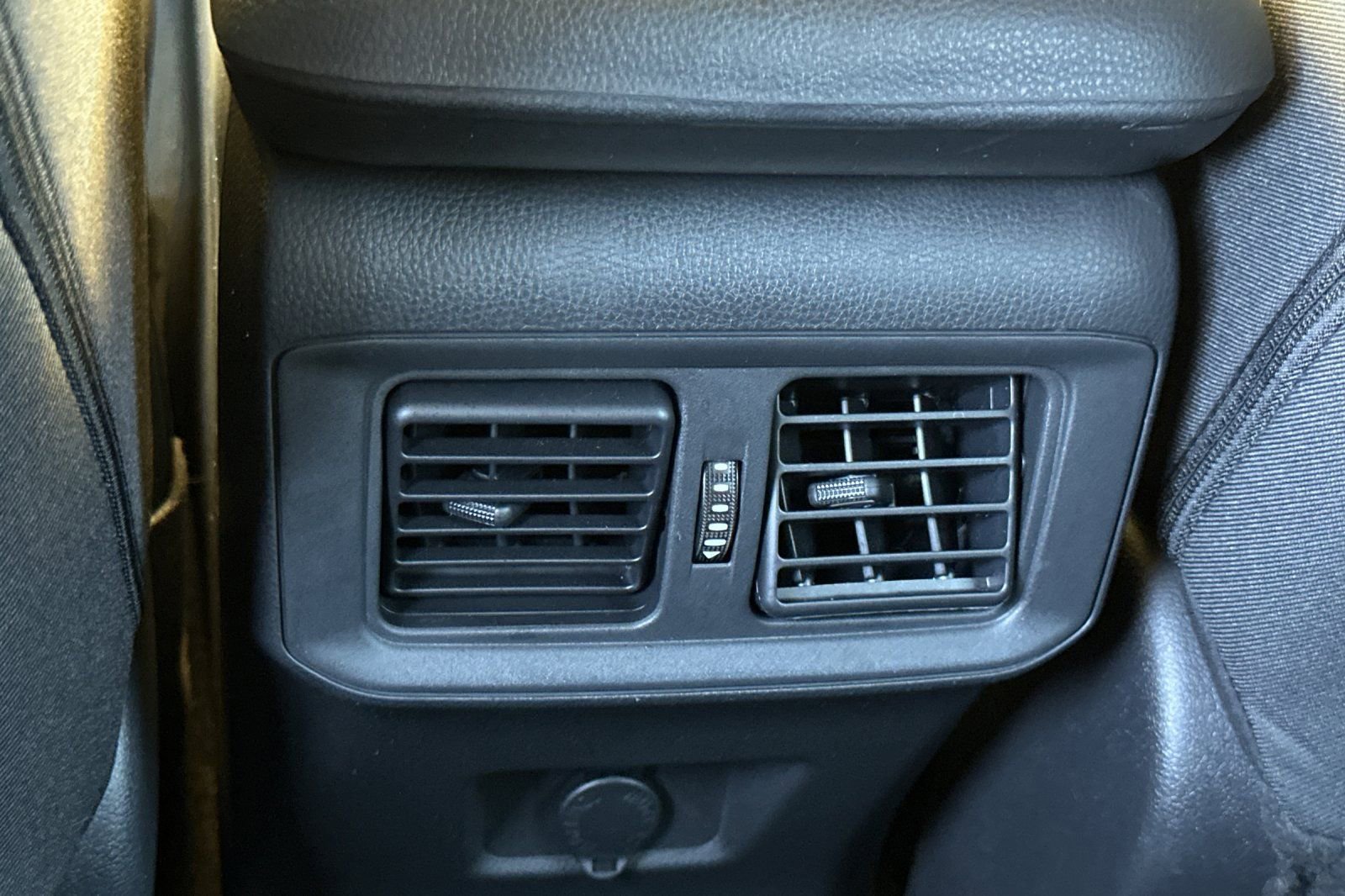 Certified 2023 Toyota RAV4 LE AWD/4WD image 16