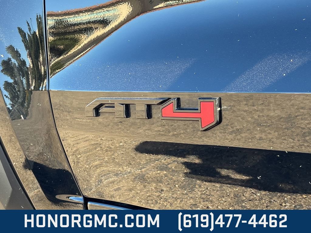 Used 2025 GMC Canyon AT4 image 9