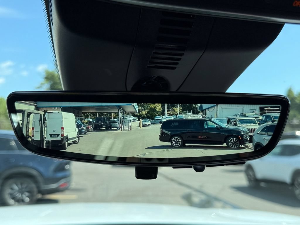New 2027 Chevrolet Traverse RS FWD image 19