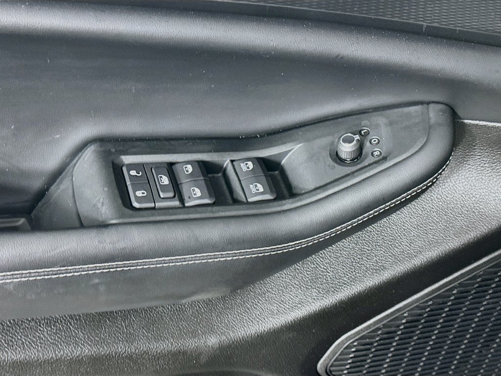 Certified 2025 Jeep Grand Cherokee Altitude AWD/4WD image 27