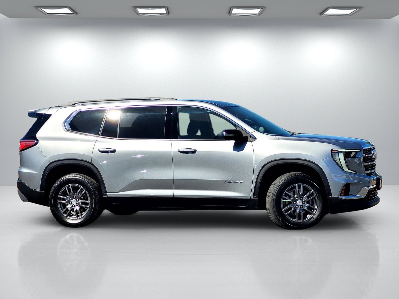 Used 2025 GMC Acadia Elevation FWD image 3