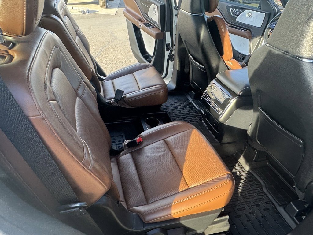 Used 2023 Lincoln Aviator Reserve w/ Equipment Group 201A image 32