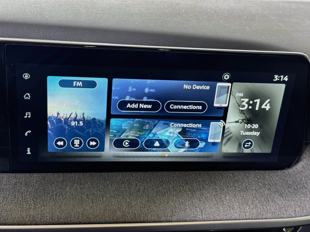 Certified 2025 Nissan Kicks SV FWD image 7