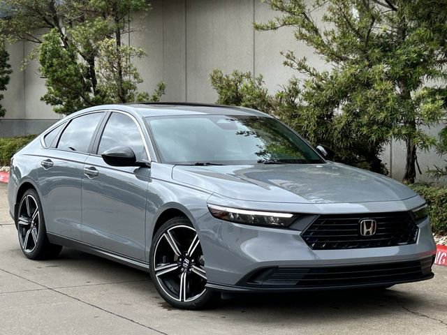 Used 2023 Honda Accord Sport image 2