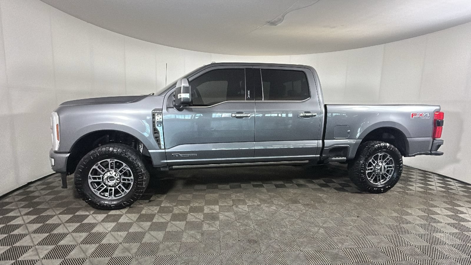 Used 2024 Ford F250 Platinum AWD/4WD image 7