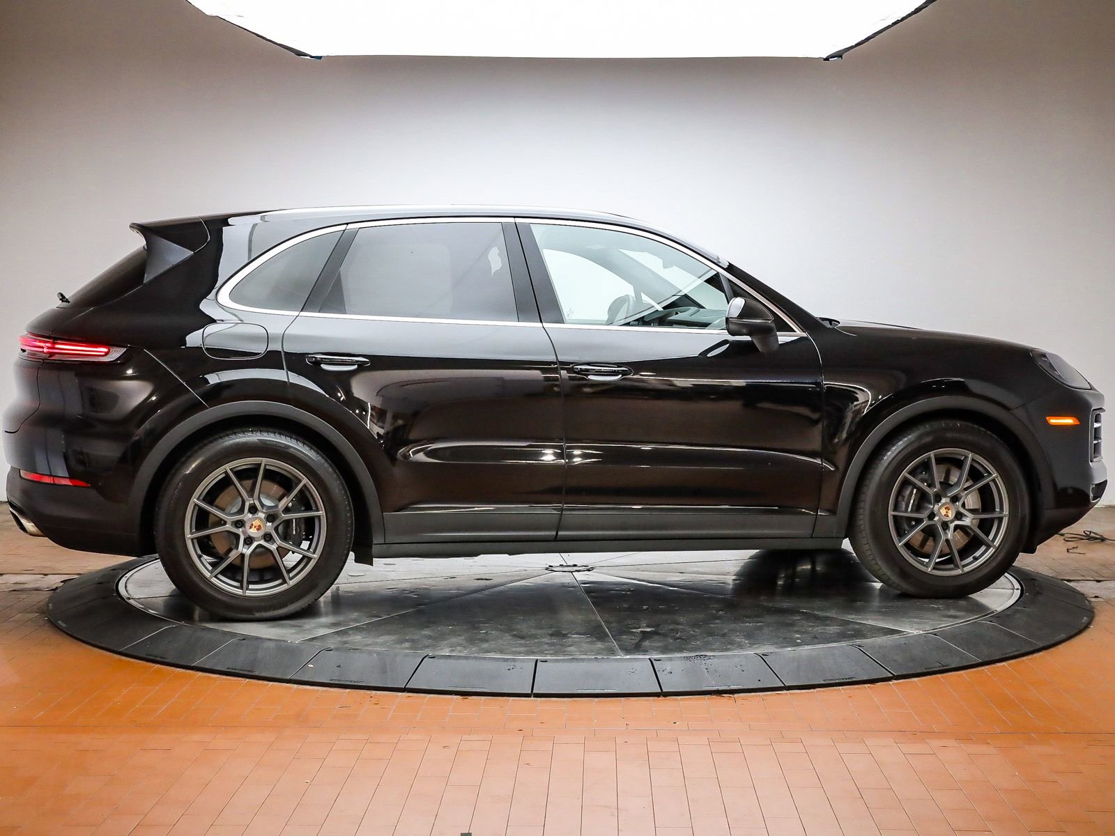 Certified 2025 Porsche Cayenne image 13