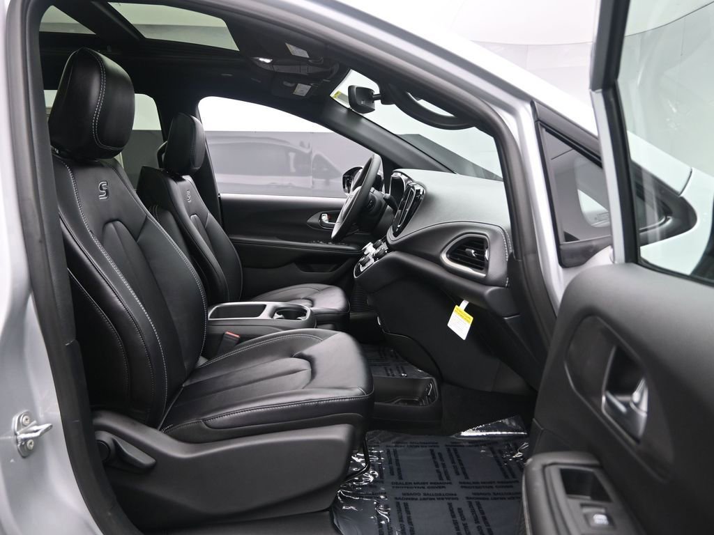 New 2026 Chrysler Pacifica Select w/ S Appearance Package AWD/4WD image 27