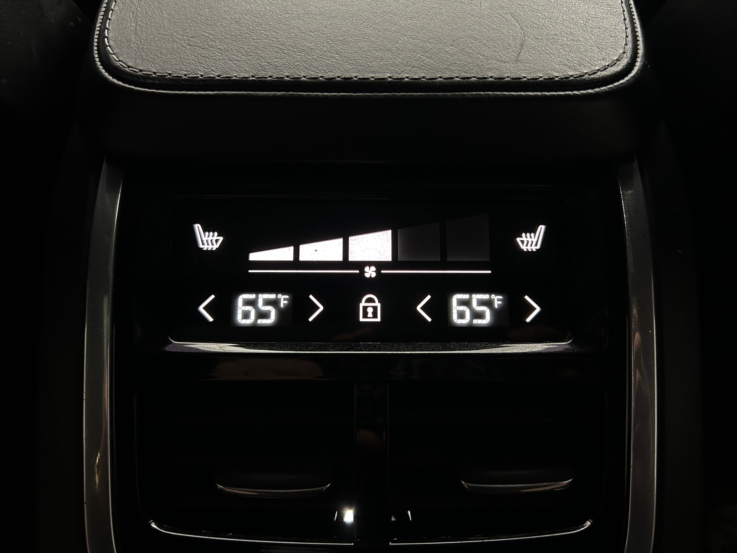 Used 2019 Volvo XC90 T6 R-Design w/ Protection Package AWD/4WD image 29
