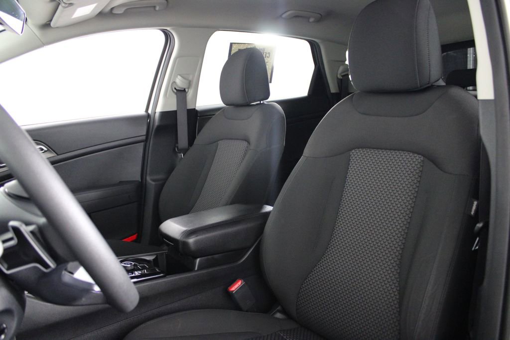 Used 2023 Kia Sportage LX image 17