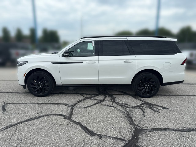 New 2027 Lincoln Navigator L Reserve w/ Jet Appearance Package AWD/4WD image 10