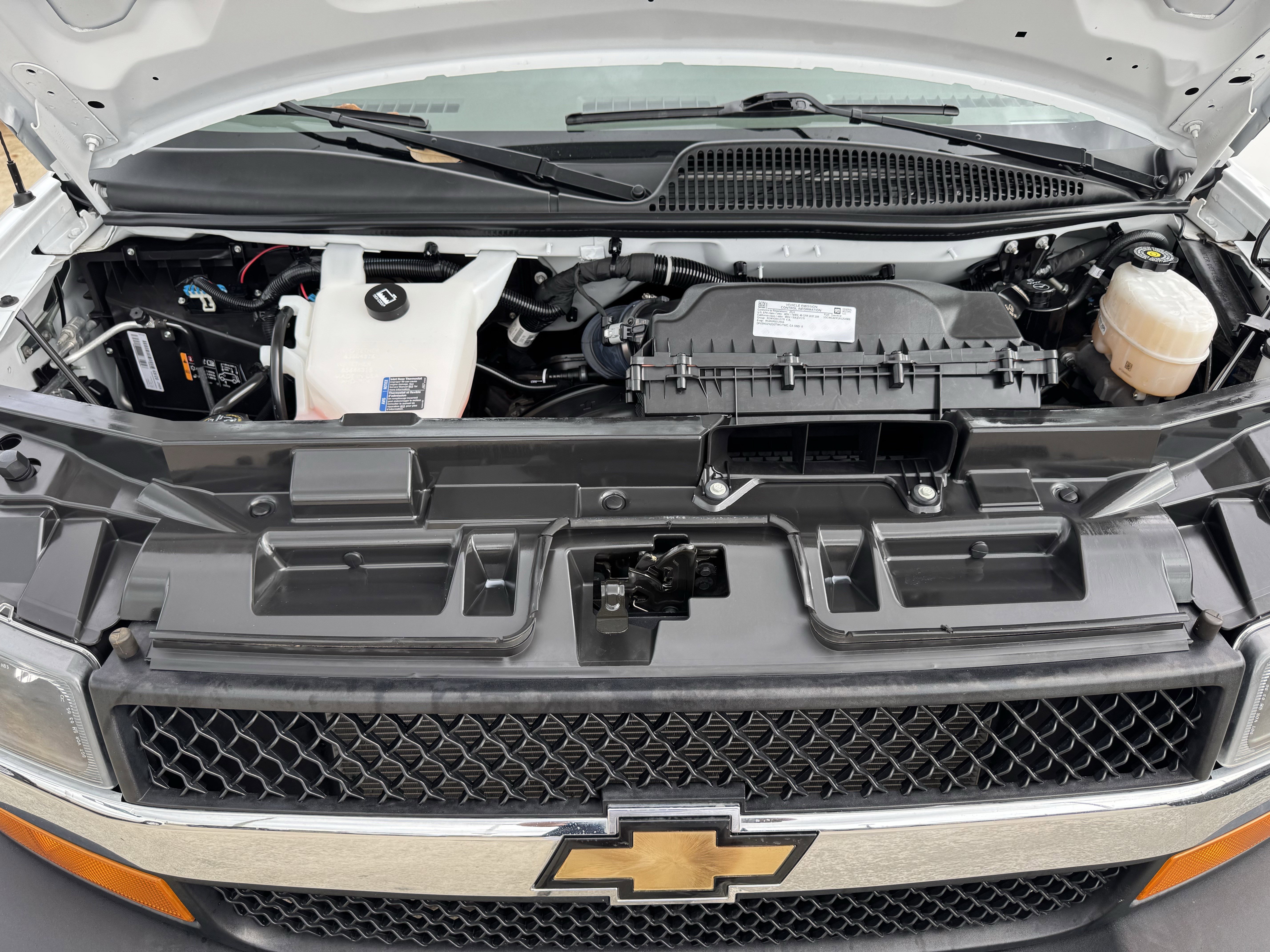 Used 2024 Chevrolet Express 2500 w/ Driver Convenience Package RWD image 29