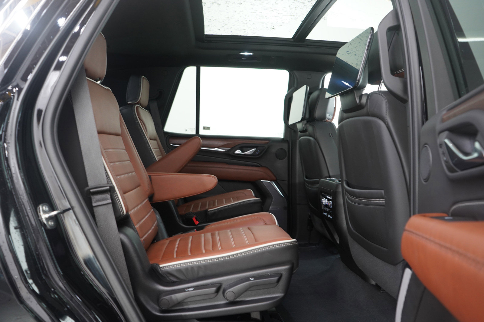 Used 2024 GMC Yukon Denali Ultimate image 12