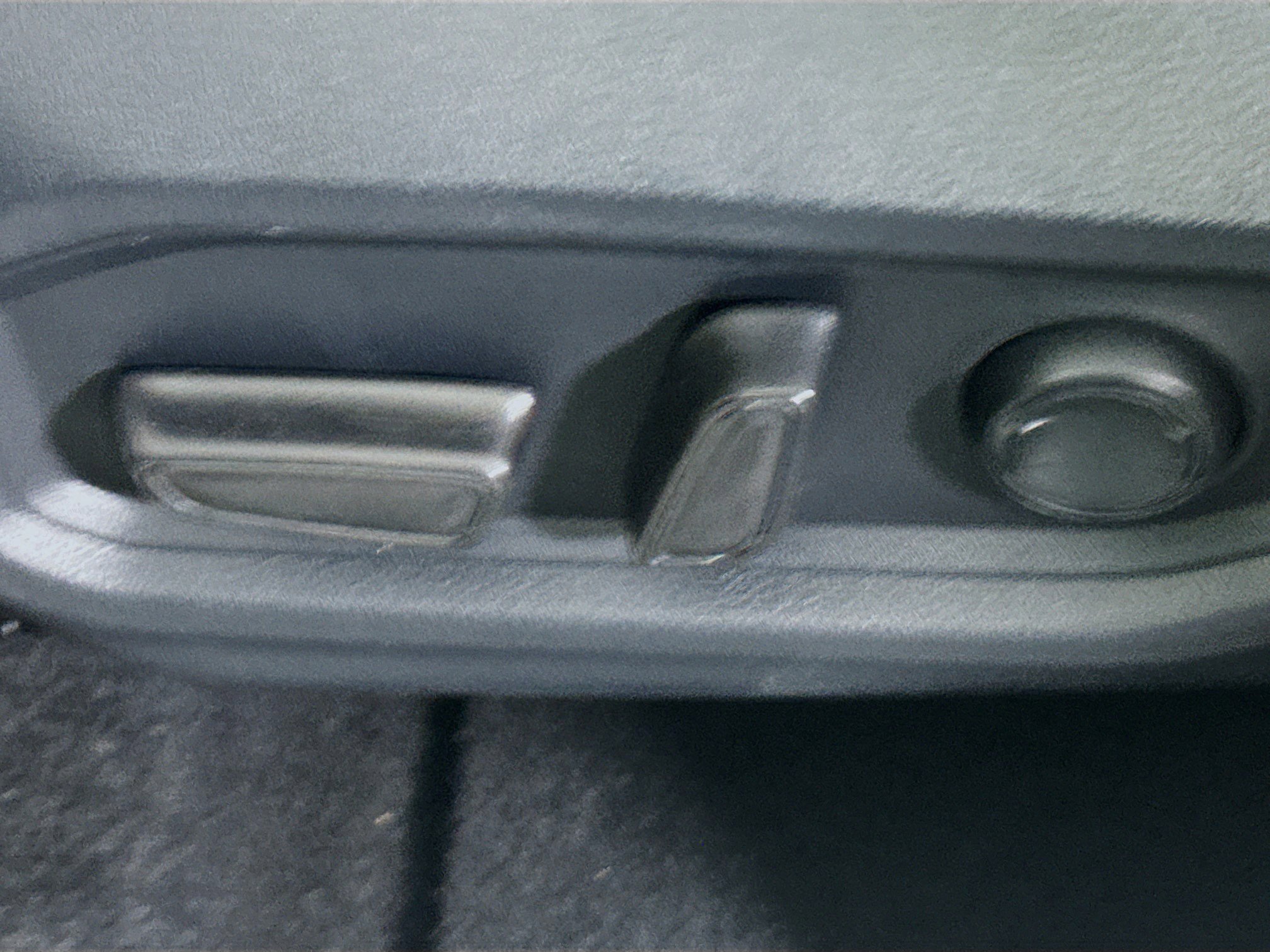 Used 2022 Toyota Tundra SR5 w/ SR5 Premium Package image 13