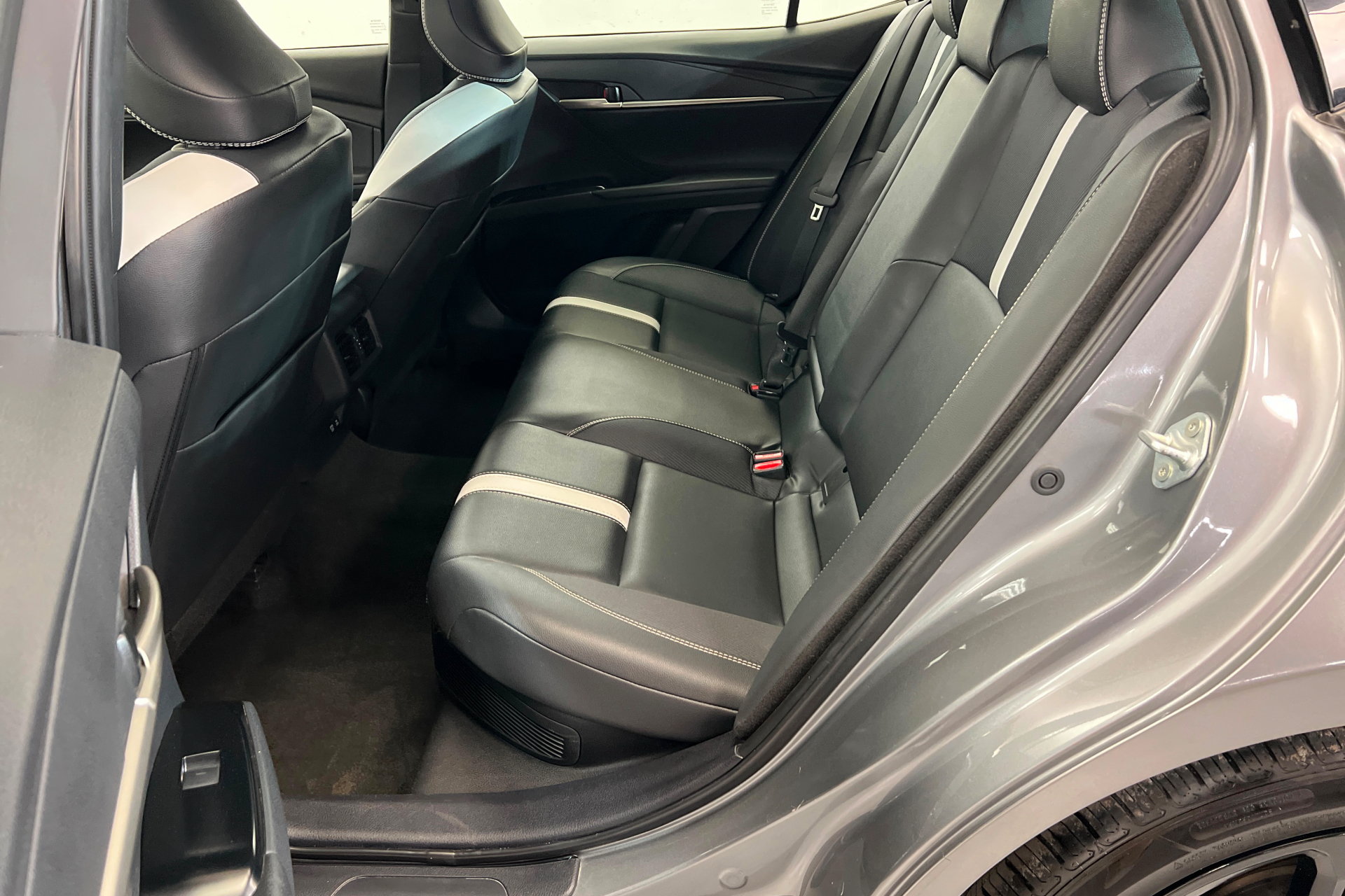 Used 2025 Toyota Camry SE FWD image 22