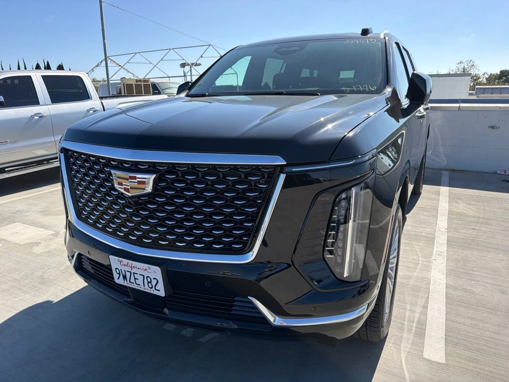 Used 2026 Cadillac Escalade ESV Luxury RWD image 2