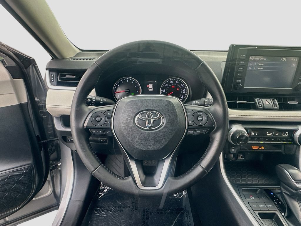 Used 2019 Toyota RAV4 XLE Premium FWD image 11