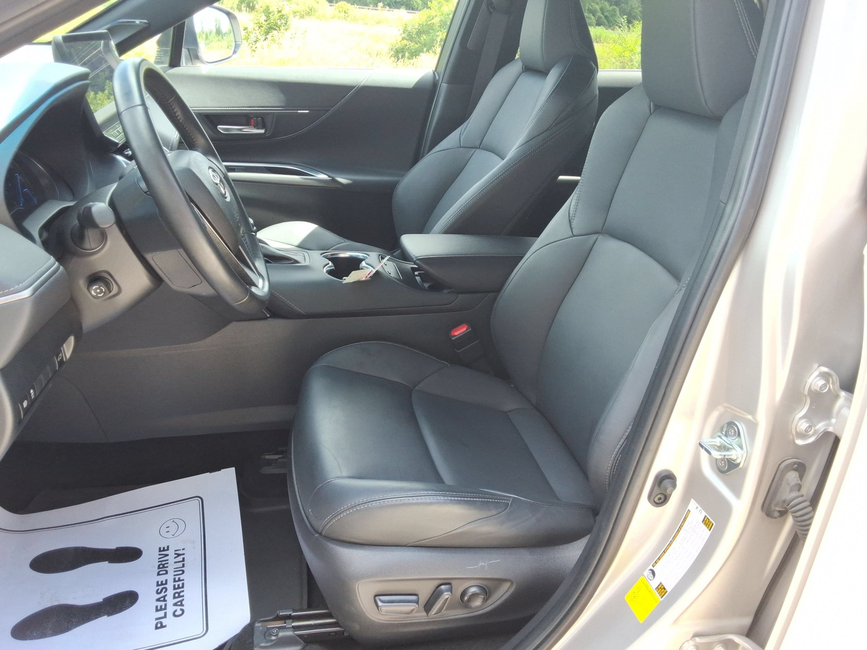 Used 2023 Toyota Venza XLE AWD/4WD image 30