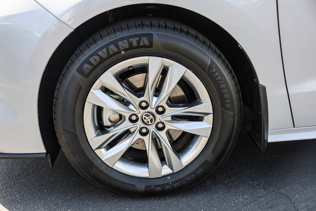 Used 2024 Toyota Sienna XLE w/ XLE Plus Package AWD/4WD image 35