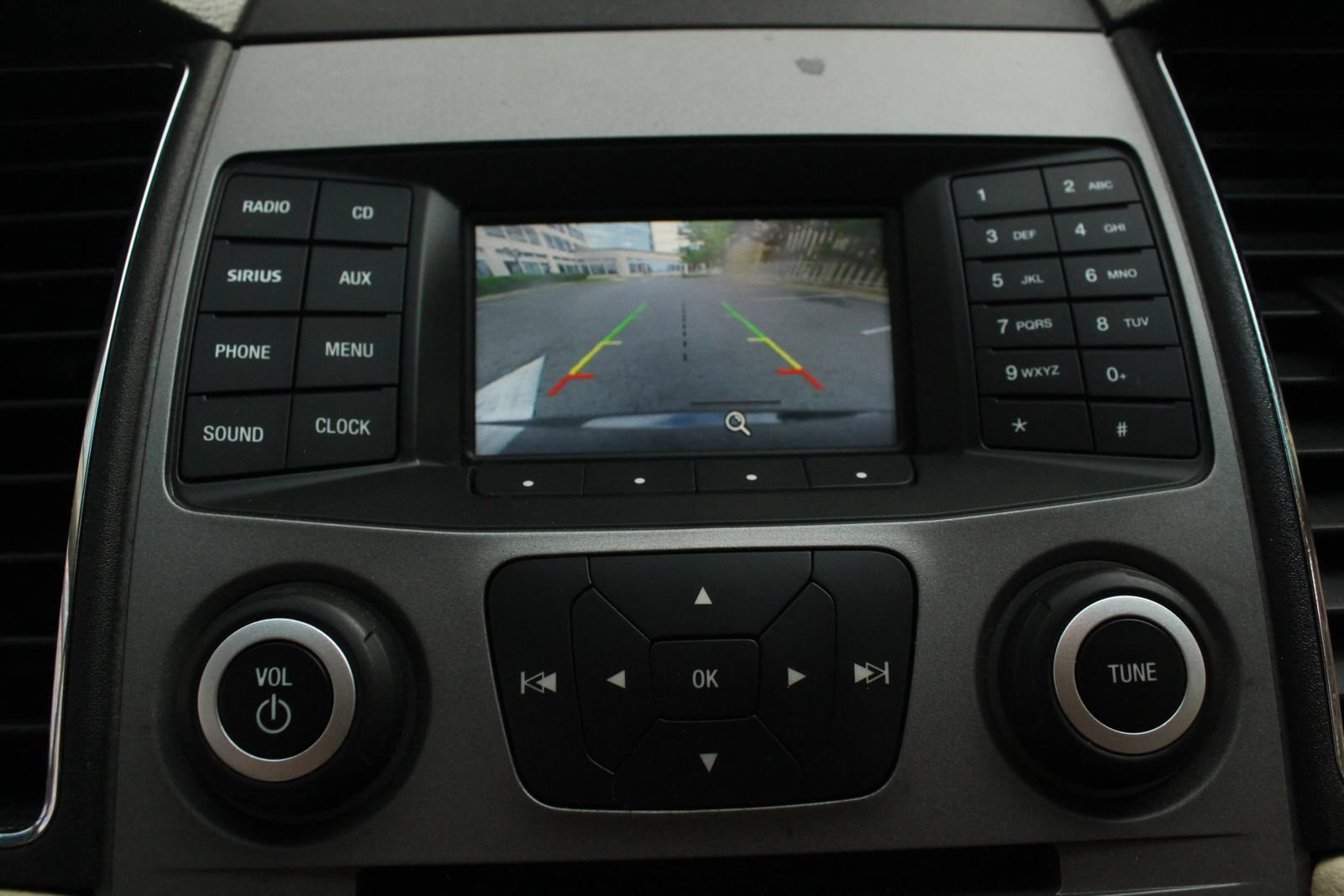 Used 2016 Ford Taurus SE FWD image 35