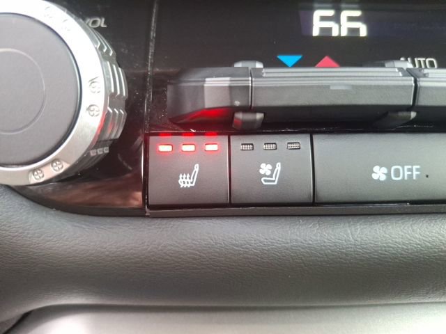 Used 2024 Toyota Tundra Platinum w/ TRD Off-Road Package image 36