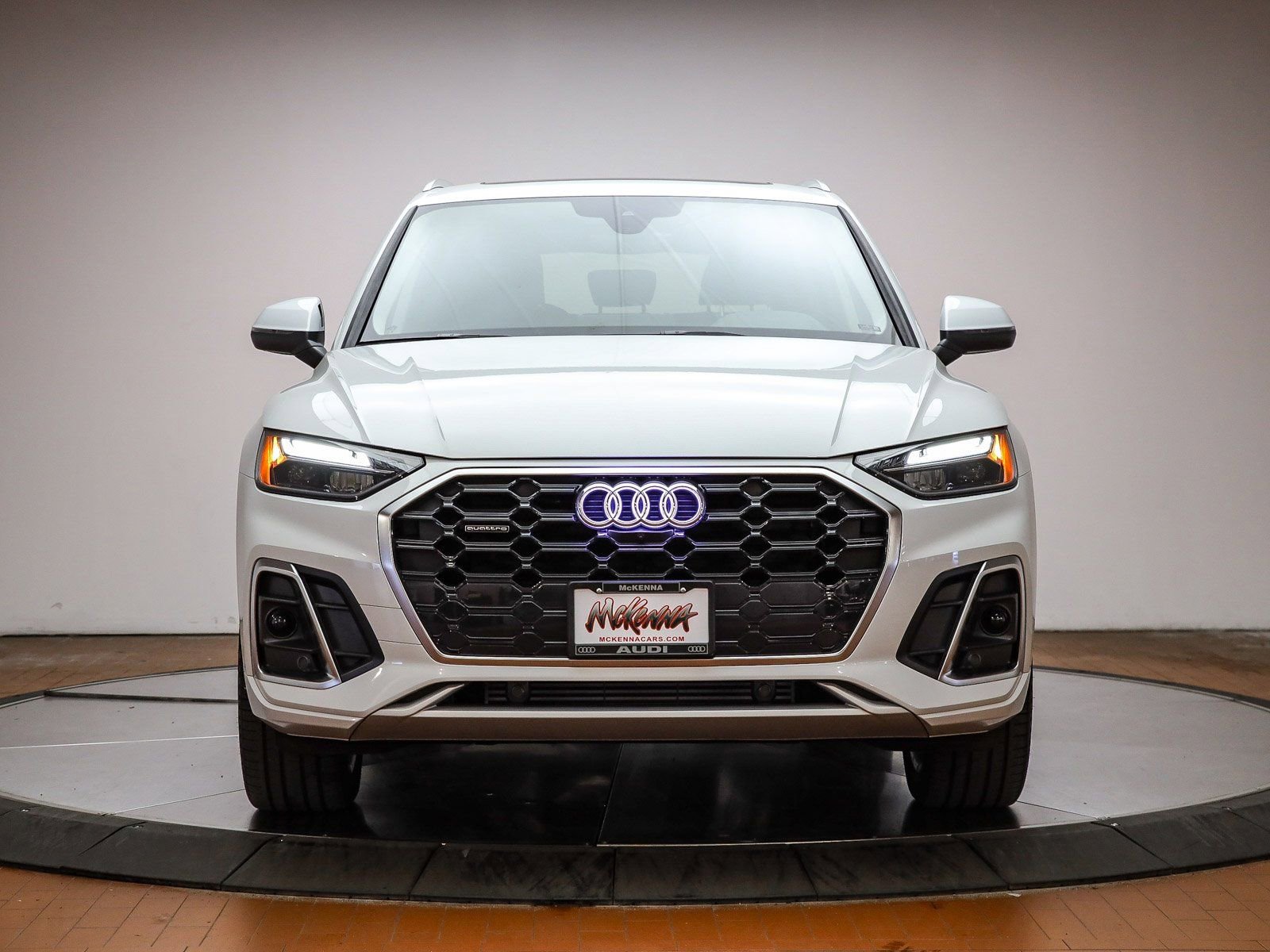 Used 2025 Audi Q5 2.0T Premium Plus w/ Premium Plus Package image 2