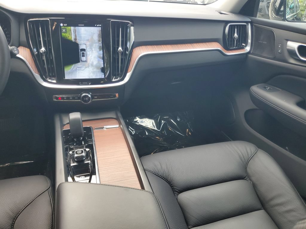 Certified 2024 Volvo V60 B5 Cross Country Plus AWD/4WD image 15