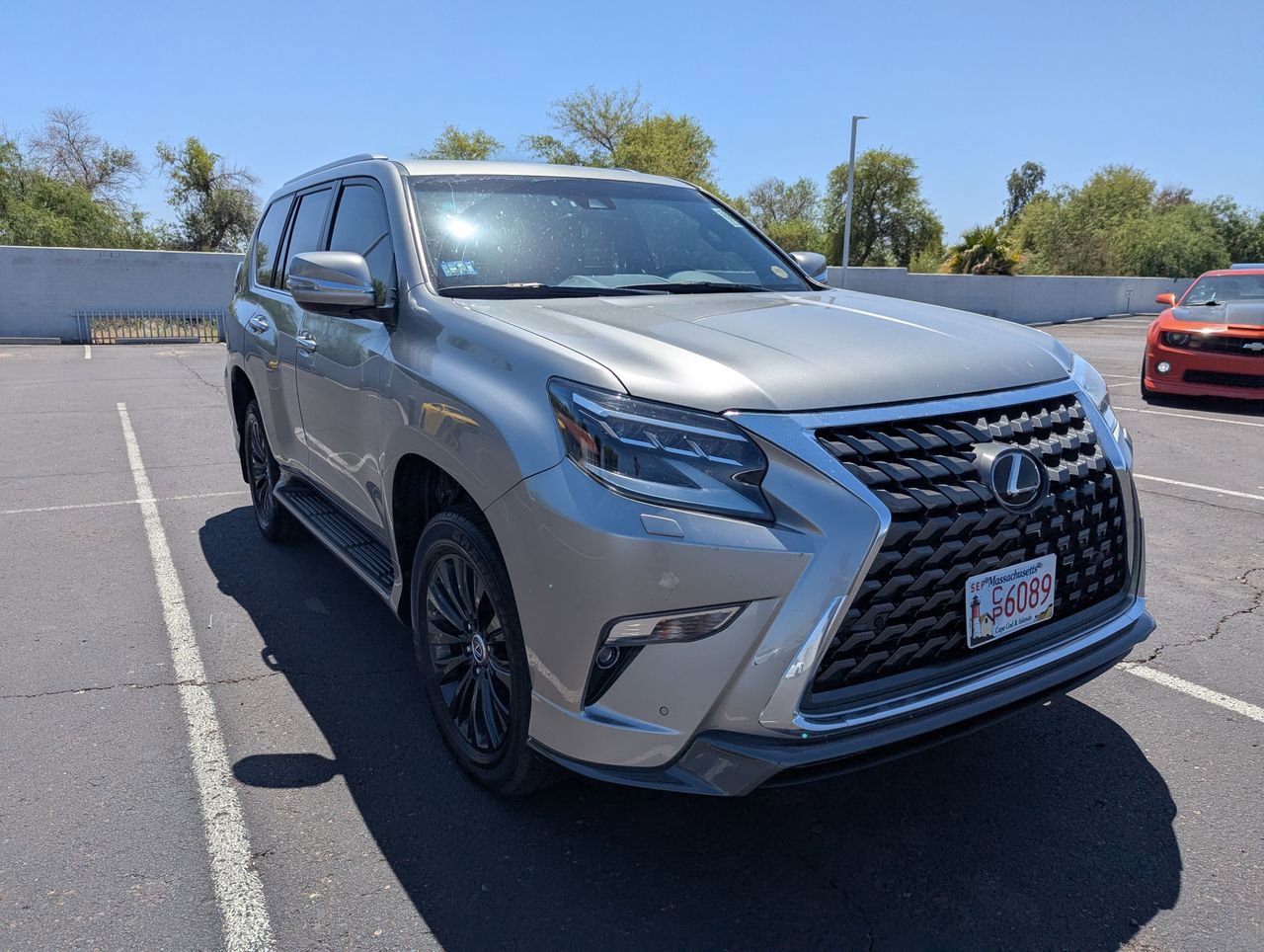 Used 2023 Lexus GX 460 Luxury w/ Sport Design Package image 4