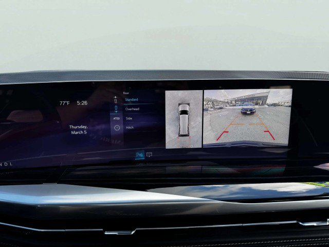 Used 2025 Cadillac Escalade ESV Sport w/ Touring Package image 28