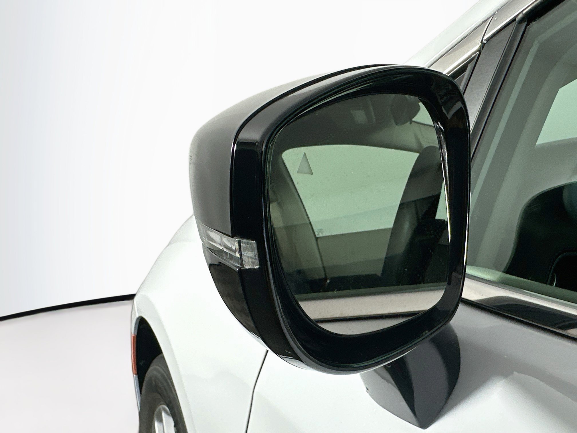 Used 2024 Chrysler Pacifica Touring-L FWD image 16