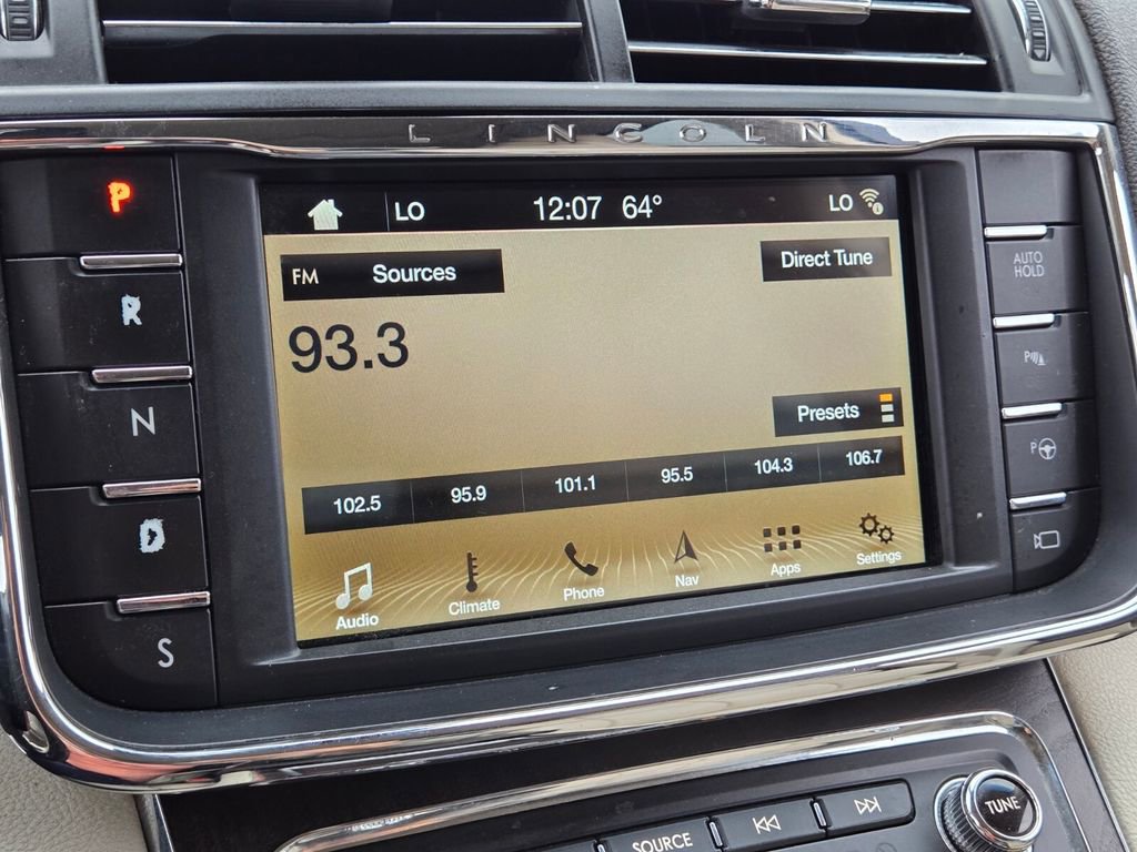 Used 2019 Lincoln Continental Reserve AWD/4WD image 29